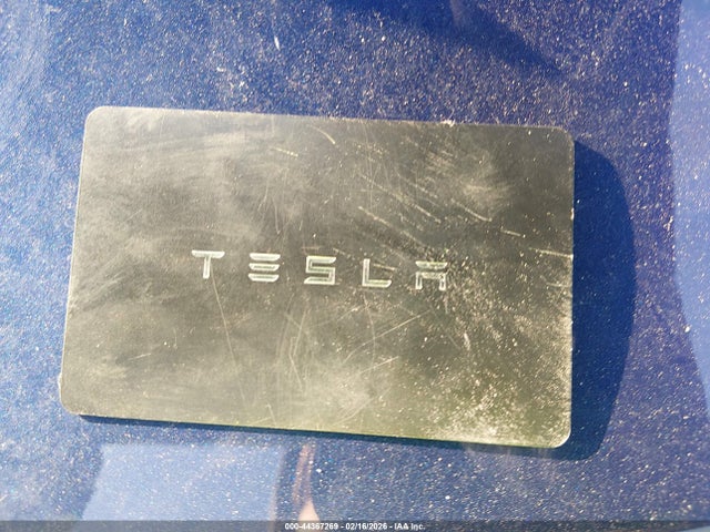 2024 Tesla Model Y Long Range Dual Motor All-wheel Drive მანქანა იყიდება აუქციონზე, vin: 7SAYGDEE1RA231692, აუქციონის ნომერი: 44367269
