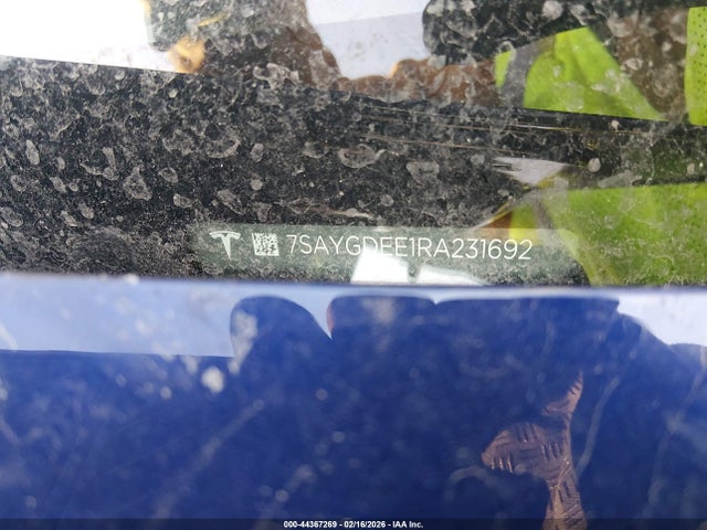 2024 Tesla Model Y Long Range Dual Motor All-wheel Drive მანქანა იყიდება აუქციონზე, vin: 7SAYGDEE1RA231692, აუქციონის ნომერი: 44367269