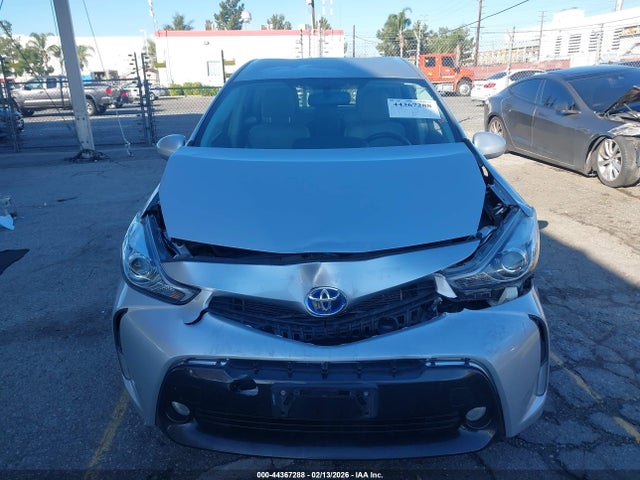 JTDZN3EU0GJ043537 Toyota Prius V Five