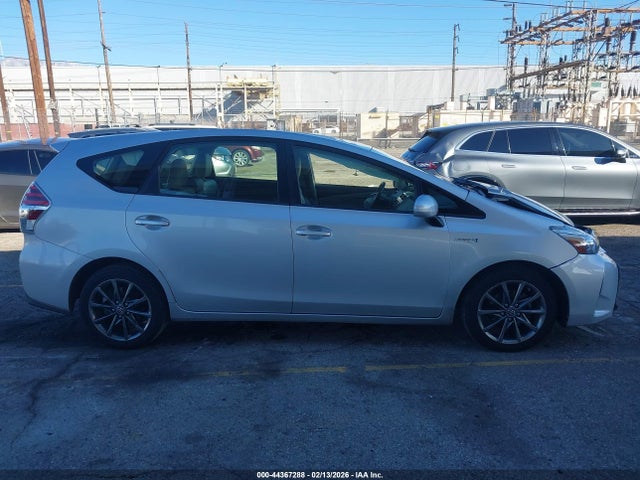 JTDZN3EU0GJ043537 Toyota Prius V Five