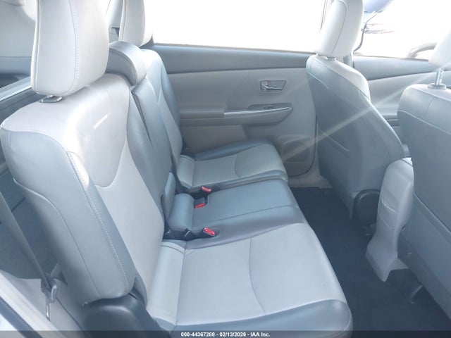 JTDZN3EU0GJ043537 Toyota Prius V Five