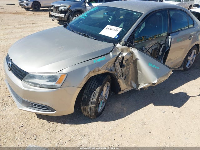 44367339 :رقم المزاد ، 3VWD17AJ7EM259844 vin ، 2014 Volkswagen Jetta 1.8t Se مزاد بيع