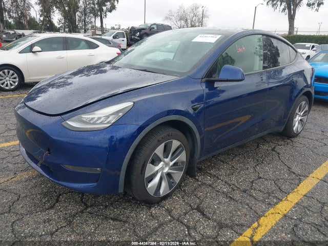 2021 TESLA MODEL Y 5YJYGDEEXMF153096 Photo 1