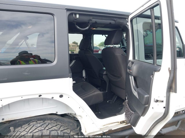 1C4HJWFG1EL210412 Jeep Wrangler Unlimited Rubicon