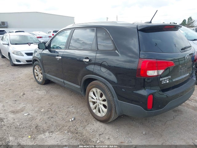 2015 KIA SORENTO 5XYKU4A79FG577872 Photo 2