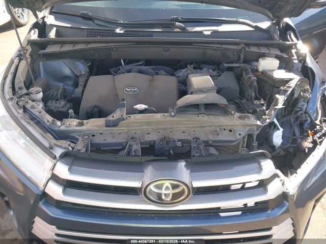 5TDBZRFH9KS972471 Toyota Highlander Le