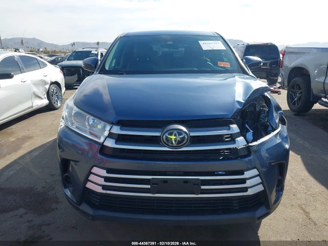5TDBZRFH9KS972471 Toyota Highlander Le
