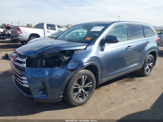 5TDBZRFH9KS972471 Toyota Highlander Le