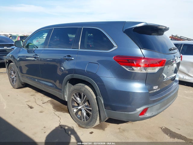 5TDBZRFH9KS972471 Toyota Highlander Le