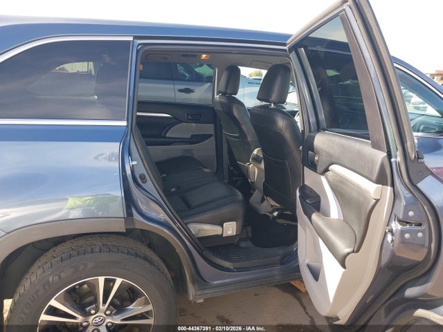 5TDBZRFH9KS972471 Toyota Highlander Le