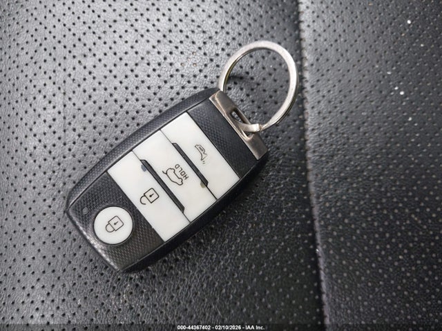 5XYPGDA37HG327639 KIA Sorento 2.4l Lx