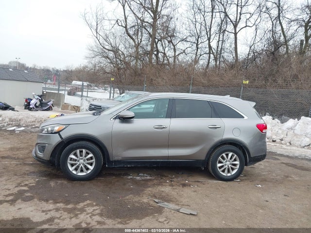 5XYPGDA37HG327639 KIA Sorento 2.4l Lx
