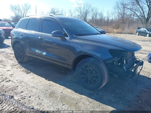 2014 VOLKSWAGEN TOUAREG WVGEF9BP2ED008972