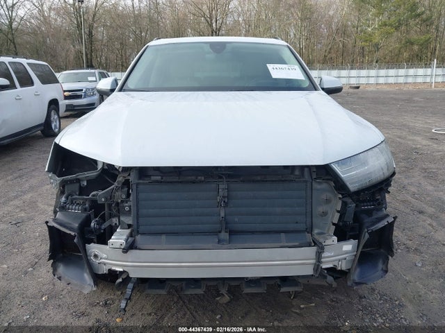 Продажа на аукционе авто 2017 Audi Q7 3.0t Premium, vin: WA1VAAF72HD024943, номер лота: 44367439