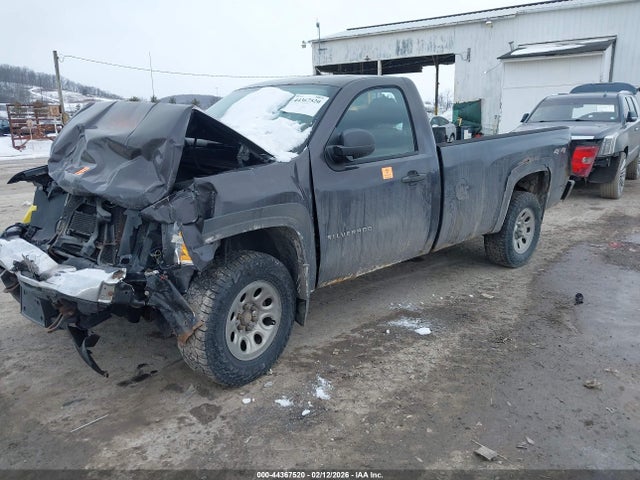 2011 CHEVROLET SILVERADO 1500 1GCNKPEA1BZ355221 Photo 1