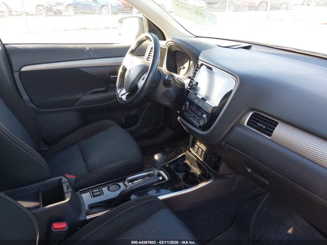 2017 MITSUBISHI OUTLANDER JA4AD3A32HZ034607 Photo 4