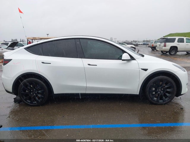 Продажа на аукционе авто 2022 Tesla Model Y Long Range Dual Motor All-wheel Drive, vin: 7SAYGDEE0NF555200, номер лота: 44367604