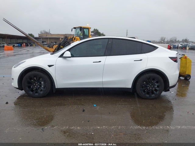 Продажа на аукционе авто 2022 Tesla Model Y Long Range Dual Motor All-wheel Drive, vin: 7SAYGDEE0NF555200, номер лота: 44367604