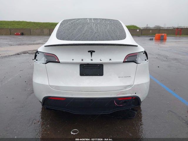 Продажа на аукционе авто 2022 Tesla Model Y Long Range Dual Motor All-wheel Drive, vin: 7SAYGDEE0NF555200, номер лота: 44367604