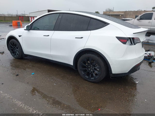 Продажа на аукционе авто 2022 Tesla Model Y Long Range Dual Motor All-wheel Drive, vin: 7SAYGDEE0NF555200, номер лота: 44367604