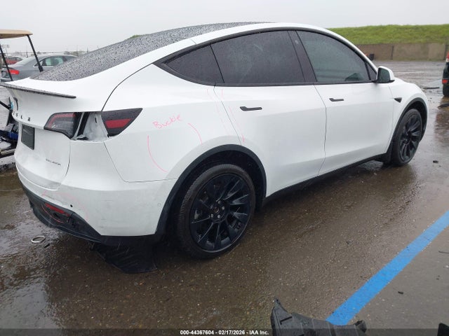 Продажа на аукционе авто 2022 Tesla Model Y Long Range Dual Motor All-wheel Drive, vin: 7SAYGDEE0NF555200, номер лота: 44367604
