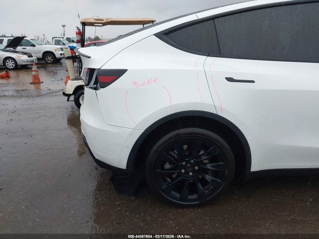 Продажа на аукционе авто 2022 Tesla Model Y Long Range Dual Motor All-wheel Drive, vin: 7SAYGDEE0NF555200, номер лота: 44367604