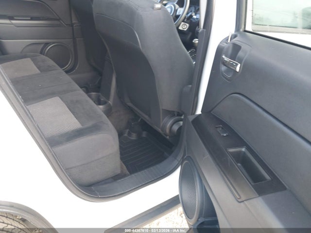 Jeep Patriot Altitude 2014 1C4NJPBA8ED850962 Image 8