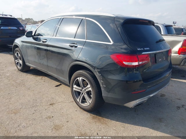 2019 MERCEDES-BENZ GLC 300 WDC0G4JB2KF588786 Photo 2