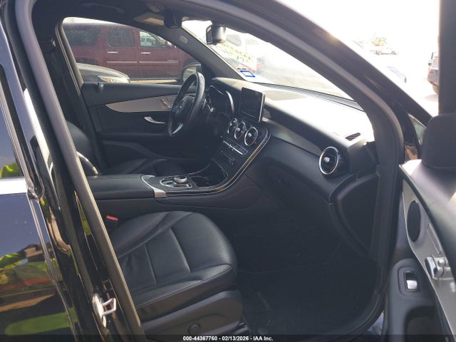 2019 MERCEDES-BENZ GLC 300 WDC0G4JB2KF588786 Photo 4