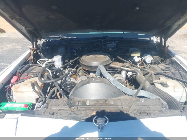 44367791 :رقم المزاد ، 1G6DW547XNR701624 vin ، 1992 Cadillac Brougham مزاد بيع