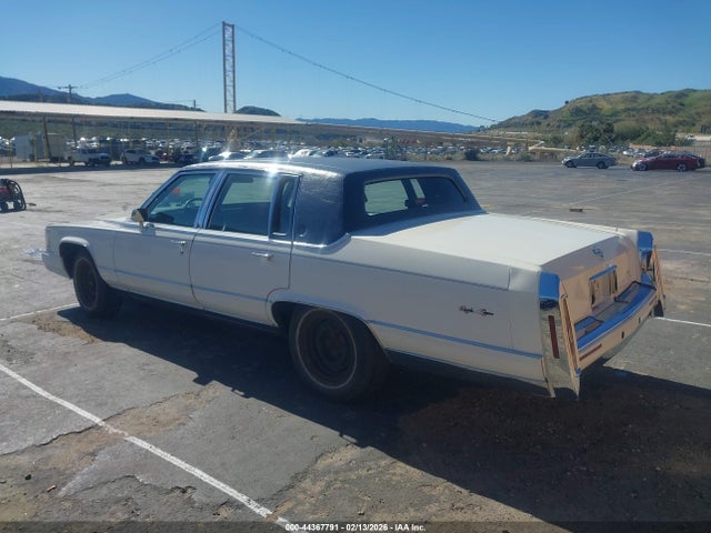 44367791 :رقم المزاد ، 1G6DW547XNR701624 vin ، 1992 Cadillac Brougham مزاد بيع