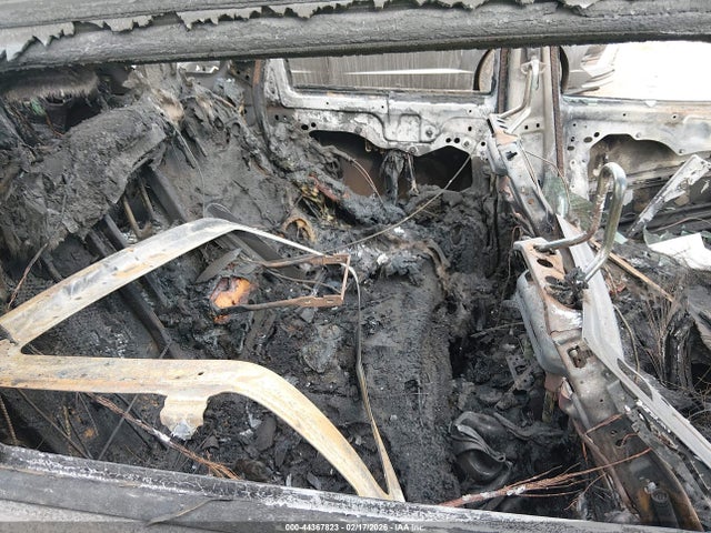 1C4PJMMXXMD215989 Jeep Cherokee 80th Anniversary 4x4