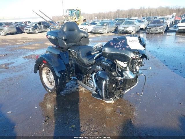 2016 HARLEY-DAVIDSON FLHTCUTG 1HD1MAL16GB857214