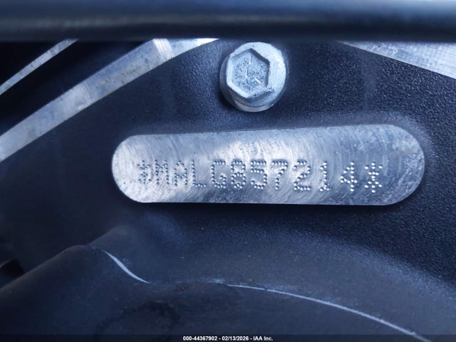 2016 HARLEY-DAVIDSON FLHTCUTG 1HD1MAL16GB857214 Photo 9