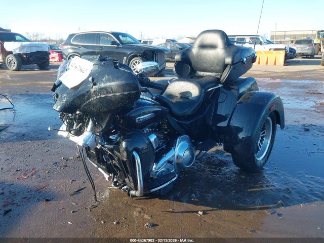 2016 HARLEY-DAVIDSON FLHTCUTG 1HD1MAL16GB857214 Photo 1