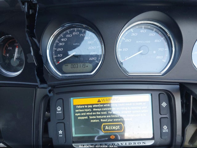 2016 HARLEY-DAVIDSON FLHTCUTG 1HD1MAL16GB857214 Photo 6