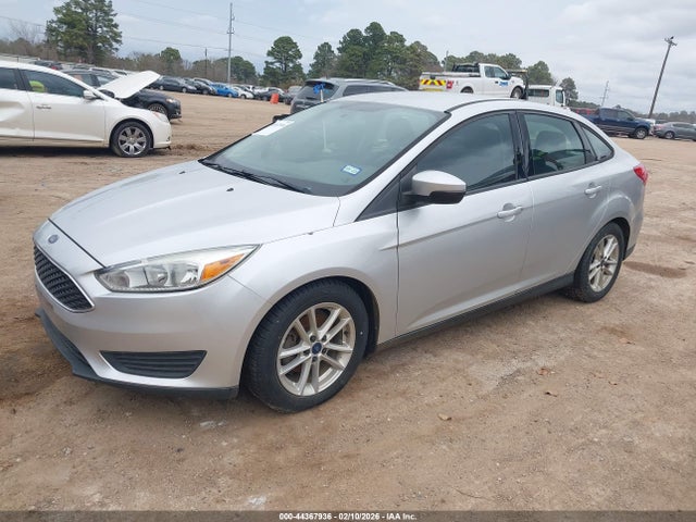 Ford FOCUS SE 2015 1FADP3F29FL305758 Image 2