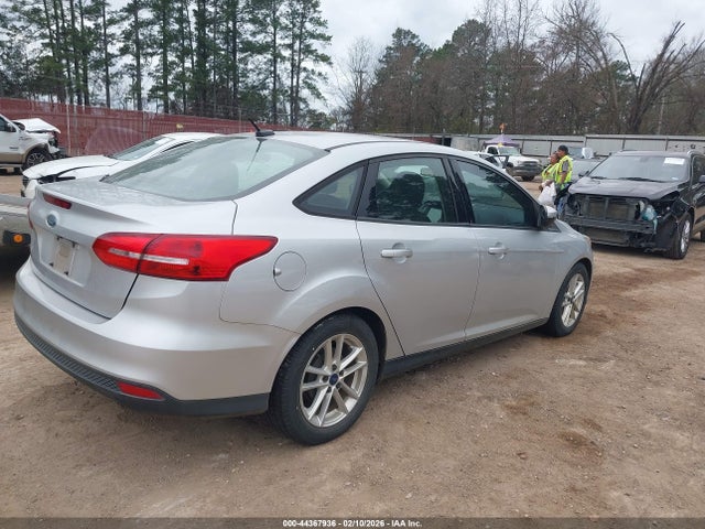 Ford FOCUS SE 2015 1FADP3F29FL305758 Image 4