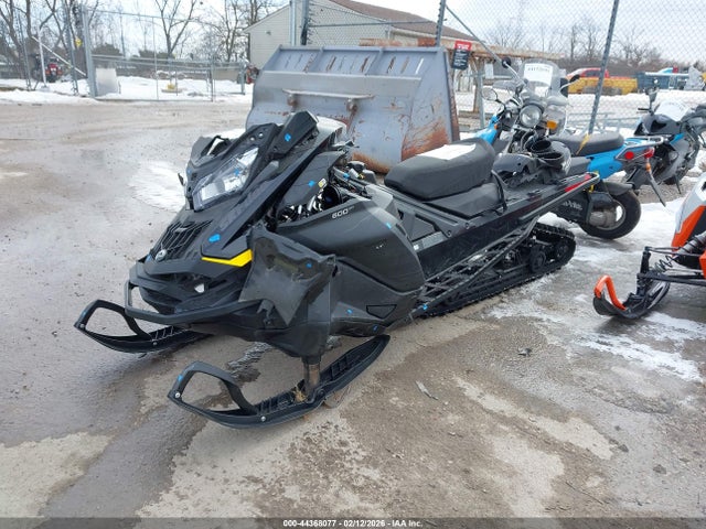 Ski-Doo Tundra 2023 YH2SGDPC7PR000383 Image 2