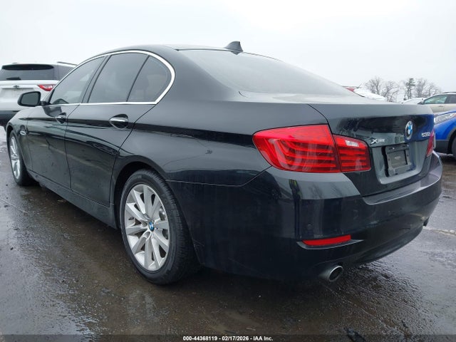 2016 BMW 535I WBA5B3C50GG256825 Photo 2