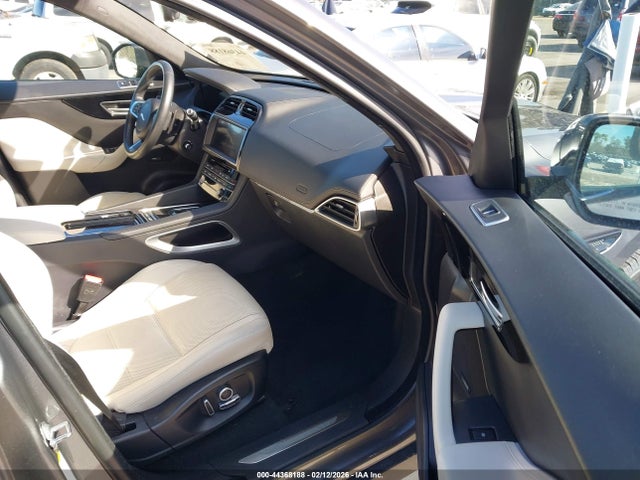 2019 JAGUAR F-PACE SADCK2FX5KA610887 Photo 4