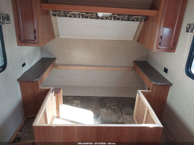 44368198 :رقم المزاد ، 1SABS0AJ3F28P5185 vin ، 2015 Starcraft Ar One 18qb Travel Trailer مزاد بيع