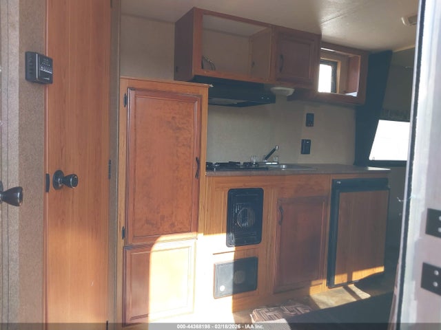 44368198 :رقم المزاد ، 1SABS0AJ3F28P5185 vin ، 2015 Starcraft Ar One 18qb Travel Trailer مزاد بيع