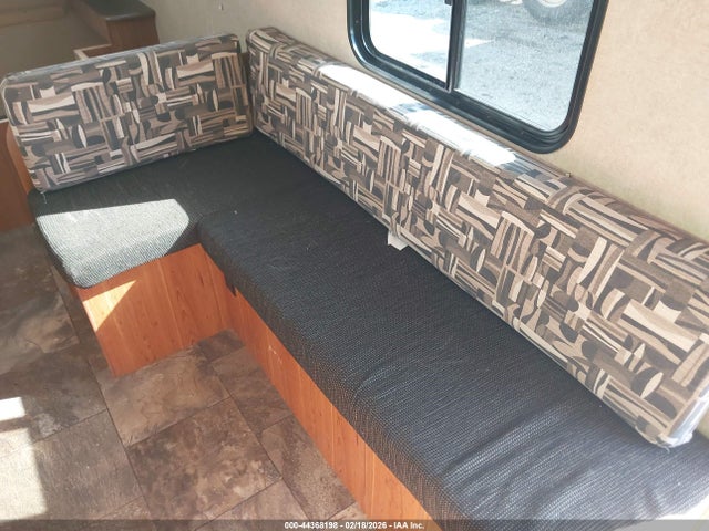44368198 :رقم المزاد ، 1SABS0AJ3F28P5185 vin ، 2015 Starcraft Ar One 18qb Travel Trailer مزاد بيع