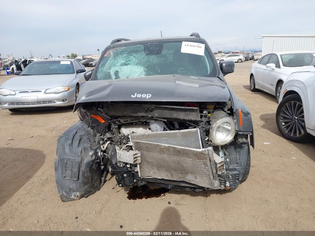 ZACCJABB8JPH50966 Jeep Renegade Latitude Fwd
