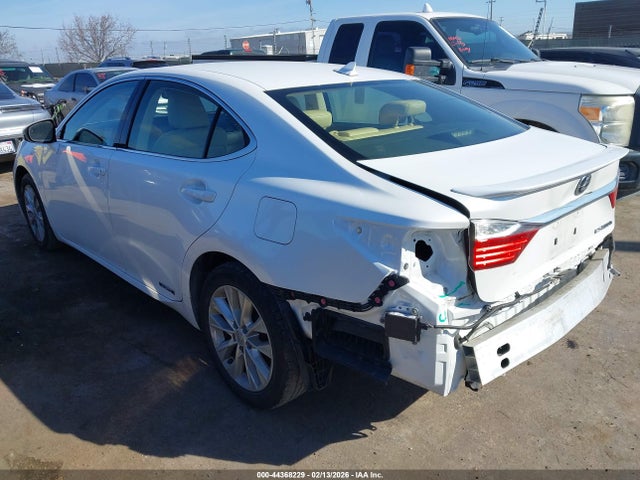 JTHBW1GG9E2042550 Lexus ES 300H