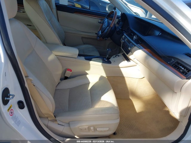 JTHBW1GG9E2042550 Lexus ES 300H