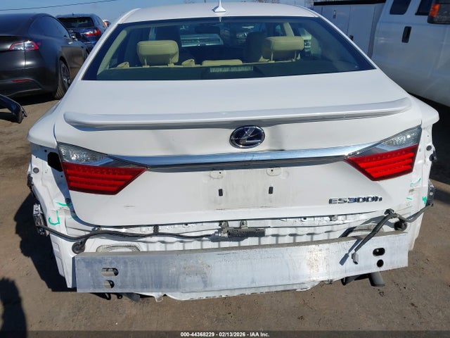 JTHBW1GG9E2042550 Lexus ES 300H
