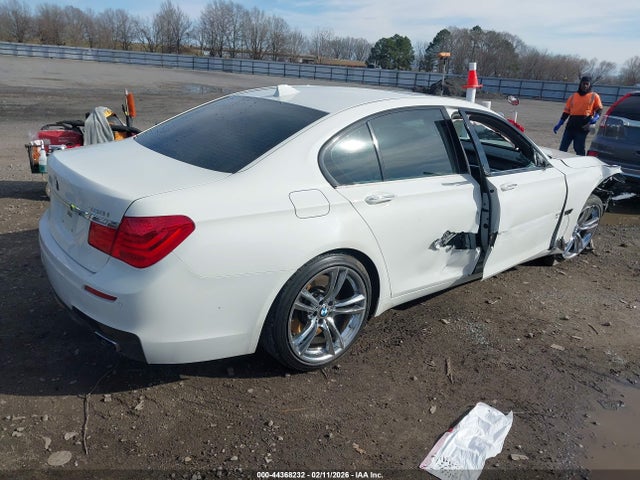 2011 BMW 750I WBAKA8C5XBCY36540 Photo 3