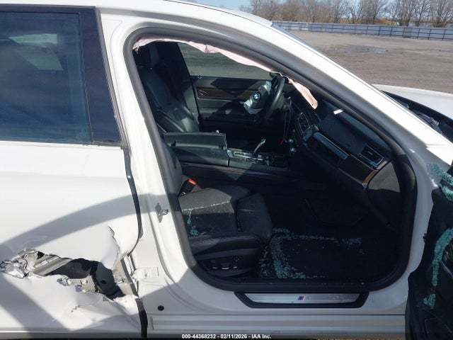 2011 BMW 750I WBAKA8C5XBCY36540 Photo 4